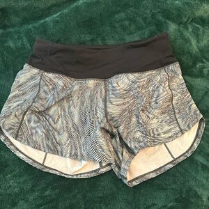 Lululemon speed up mid-rise lined short 4”